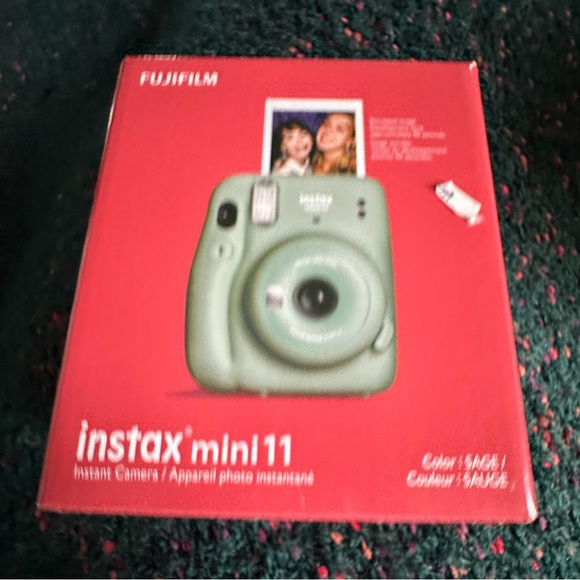 ‼️RARE‼️🎸Instax🎸🔥NWT🔥Mini 11 Instant Film Camera in Sage Green - Picture 4 of 10